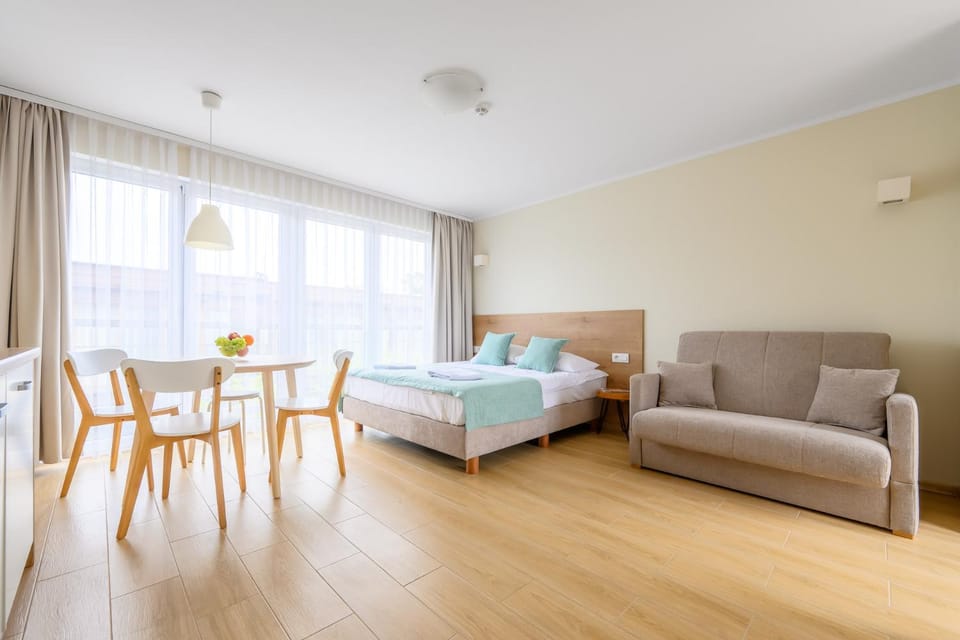 Bed, Living room, Photo of the whole room, Dining area