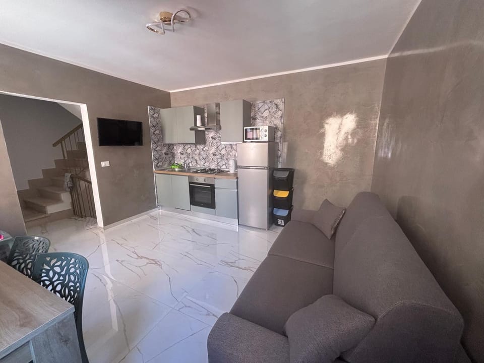 Kitchen or kitchenette, oven, stove