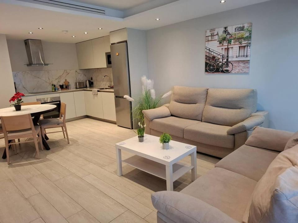 VV - The Marina Nest with Rooftop Pools Apartment in Gibraltar
