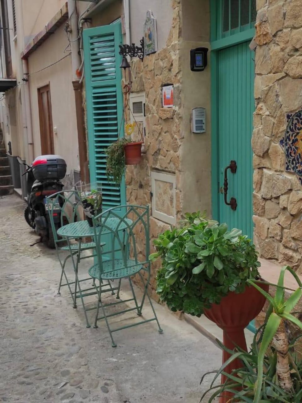 Property building, Street view