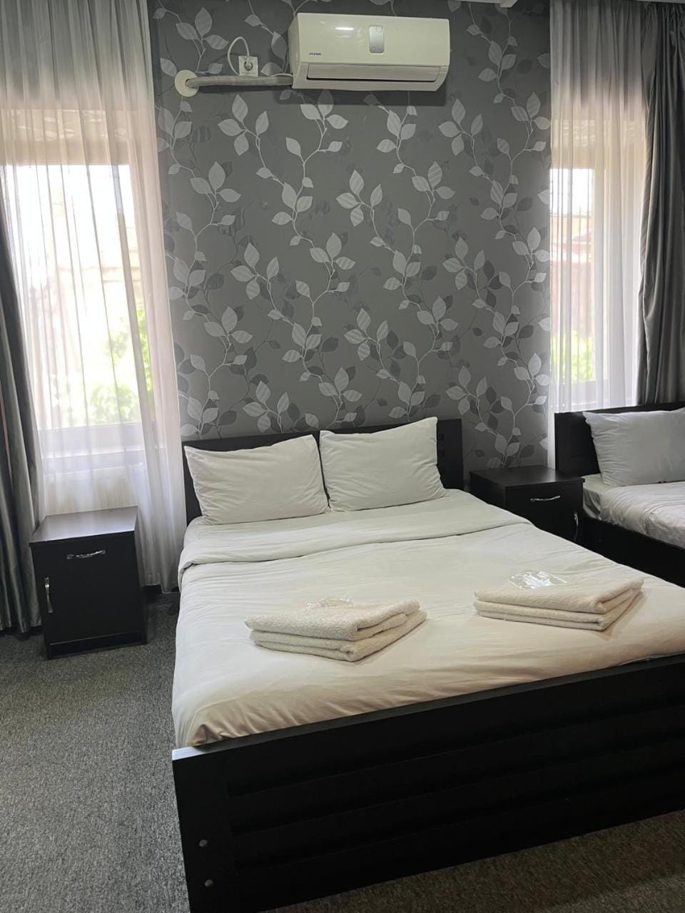 Bed, air conditioner