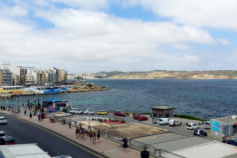 Seafront living with private Garage Apartment in Saint Paul's Bay