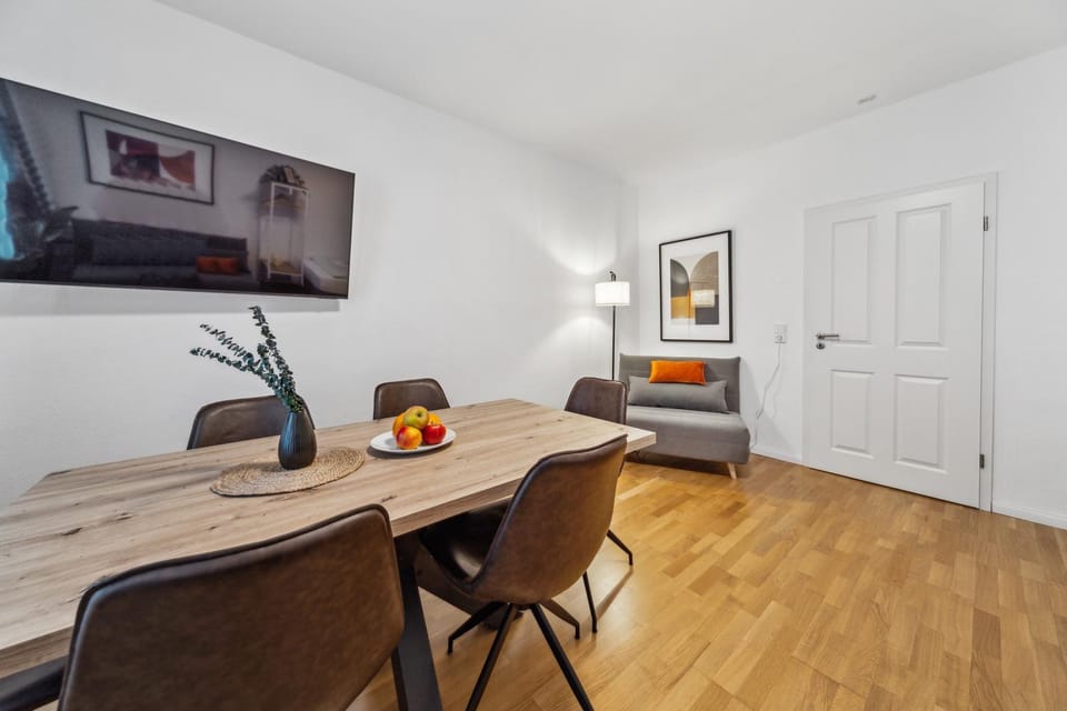 Communal lounge/ TV room, TV and multimedia, Living room