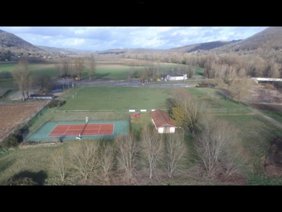 Bird's eye view, Tennis court