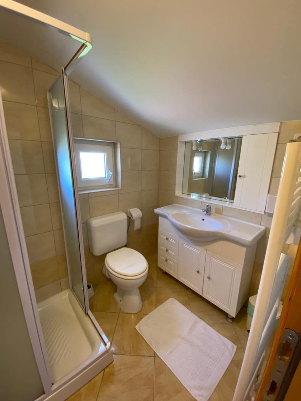 Shower, Toilet, Bathroom