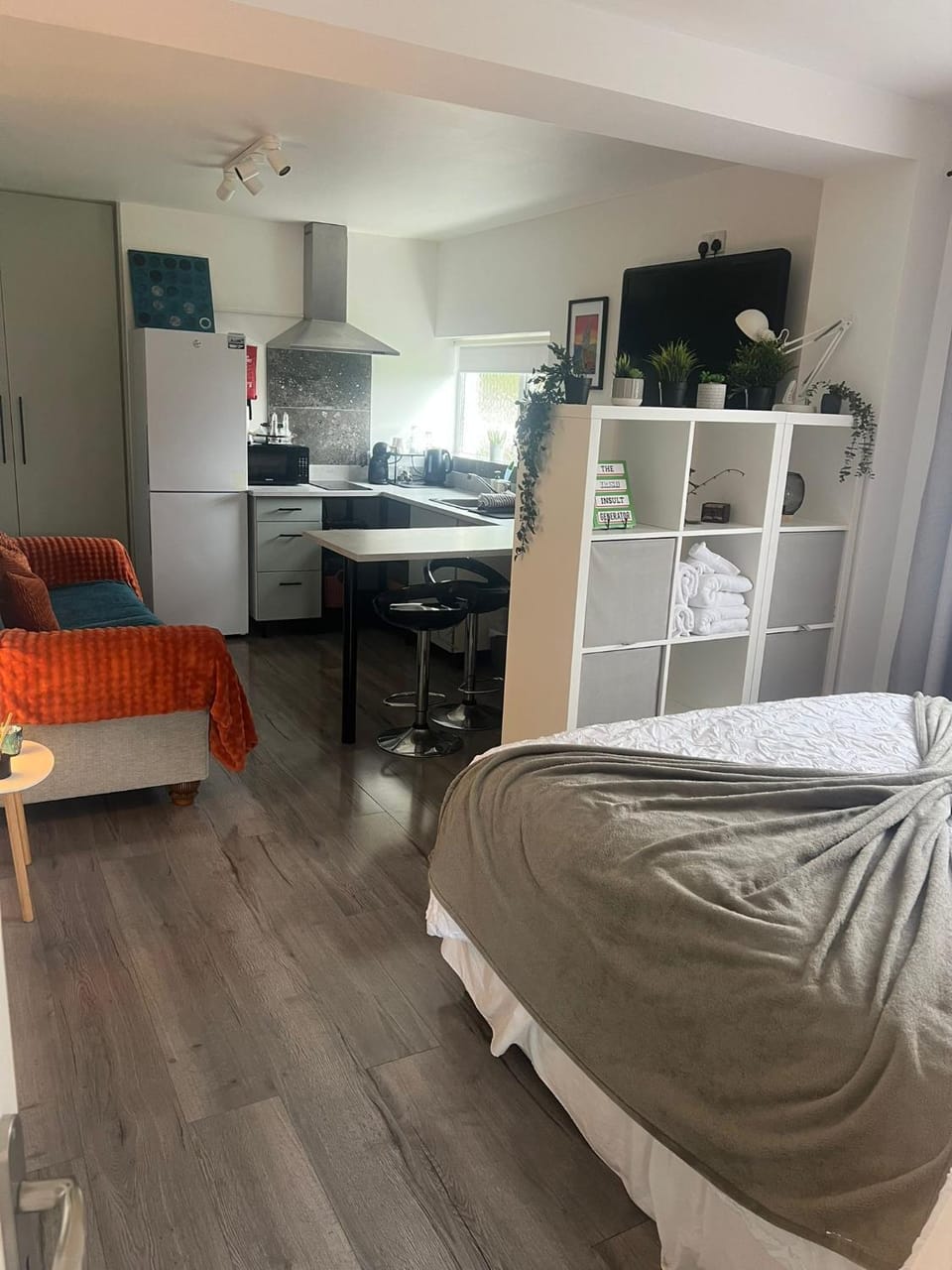 Kitchen or kitchenette, Living room