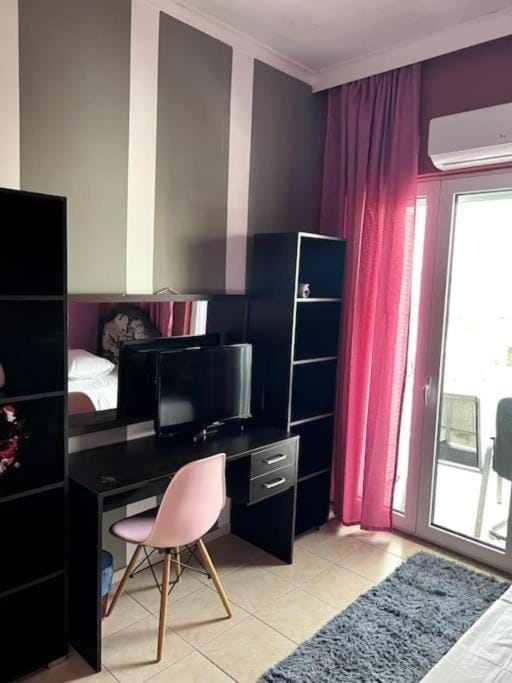 Bedroom, air conditioner