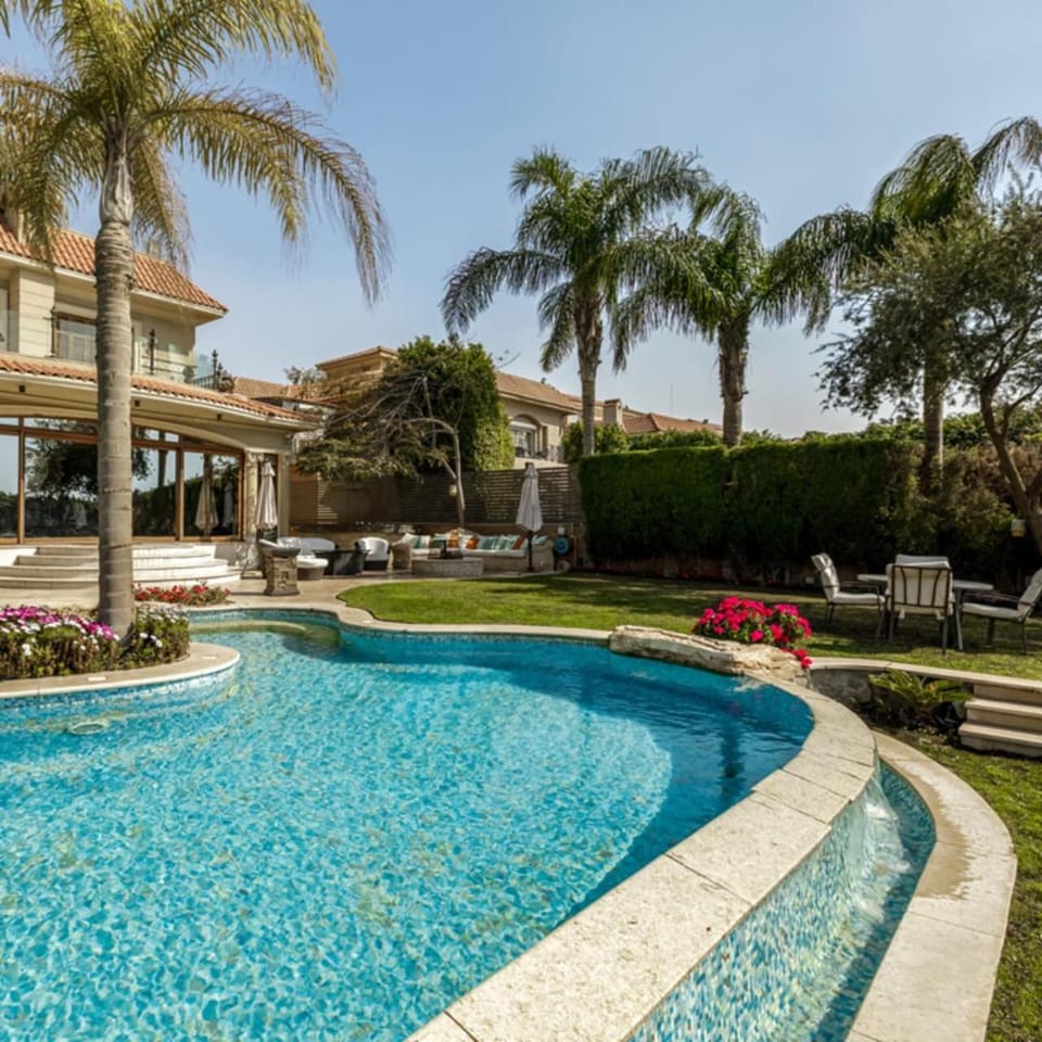 Roche villa luxury Apartment hotel in New Cairo City