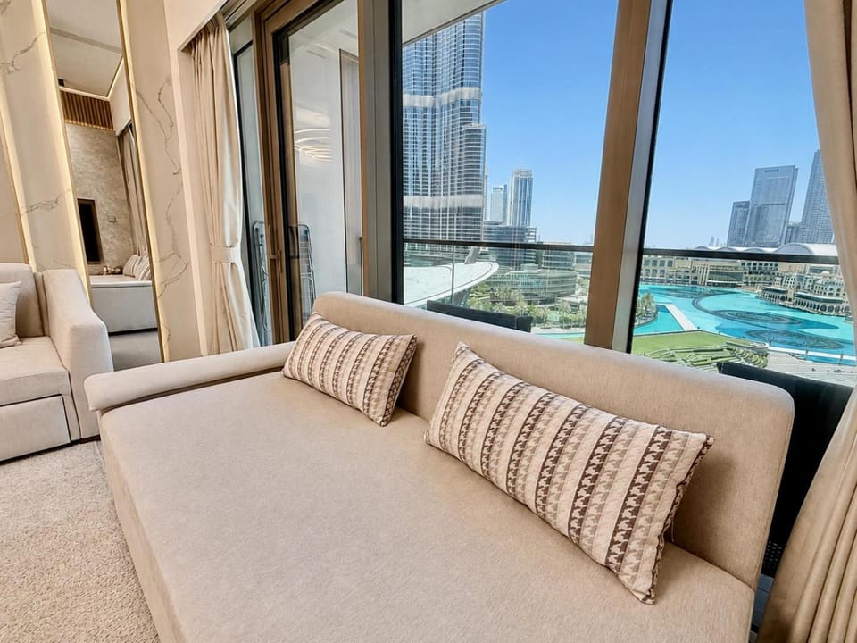 Living room, Lake view