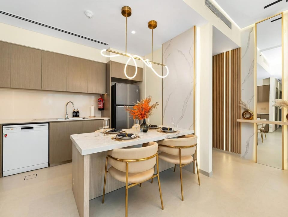 Kitchen or kitchenette, Dining area, dishwasher
