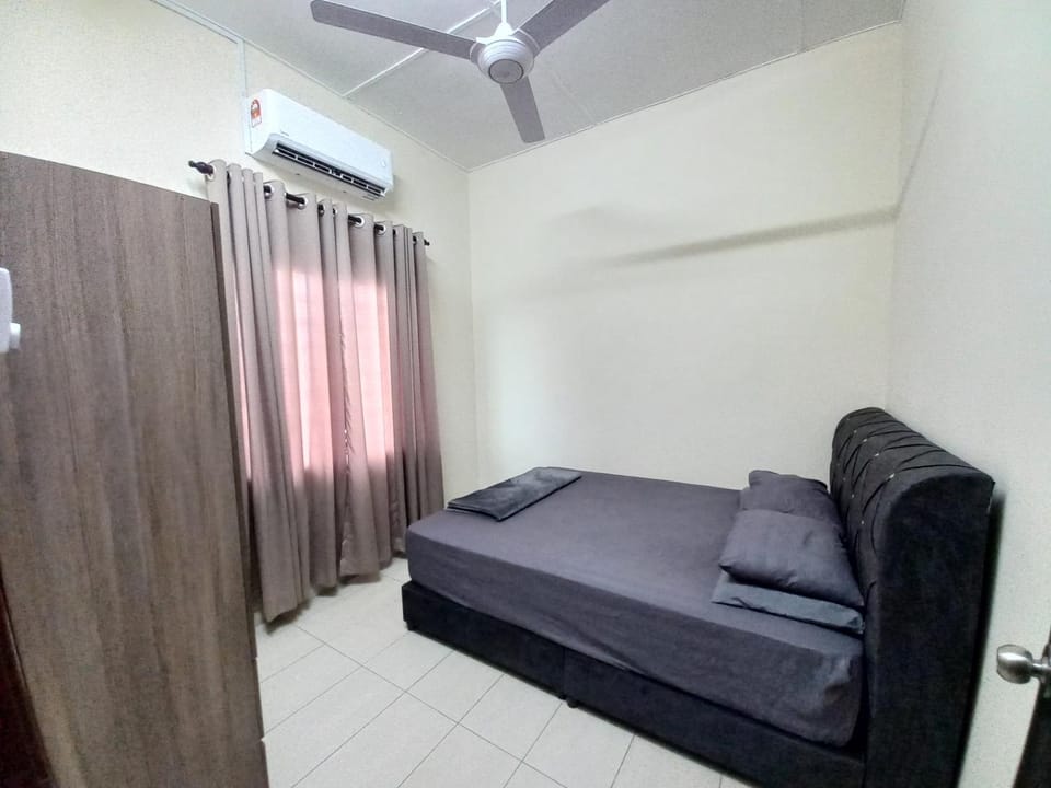 Bedroom, flat iron, wardrobe, air conditioner