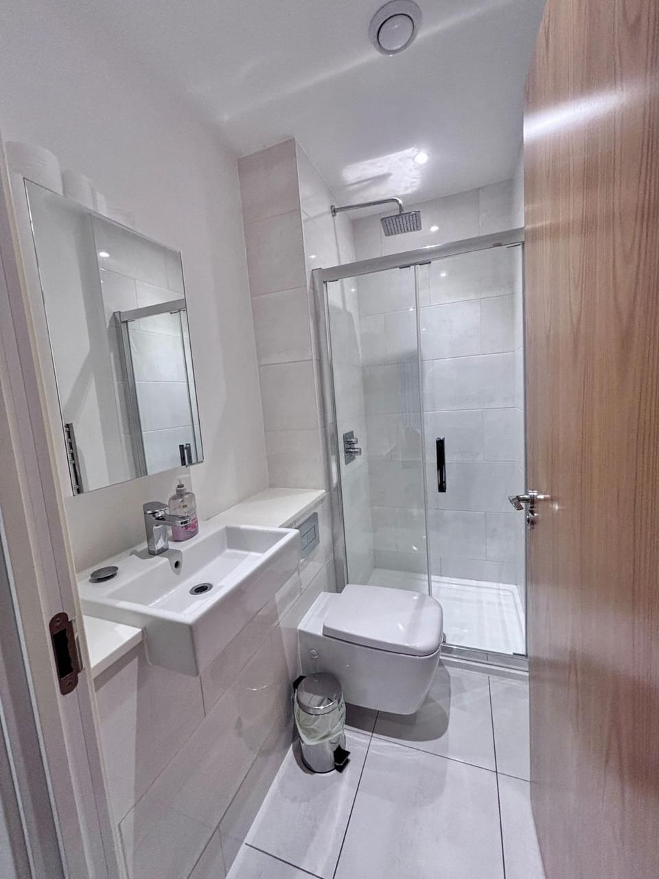 Posh 2 Bedroom Apartment with Gym Apartment in Croydon