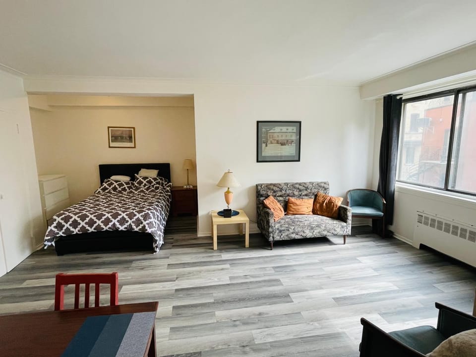 Stylish Montreal Apartment Comfortable Stay in the Golden Square Mile Apartment in Montreal