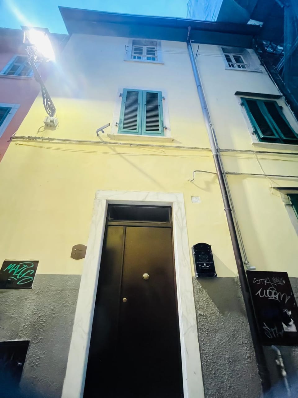 Facade/entrance
