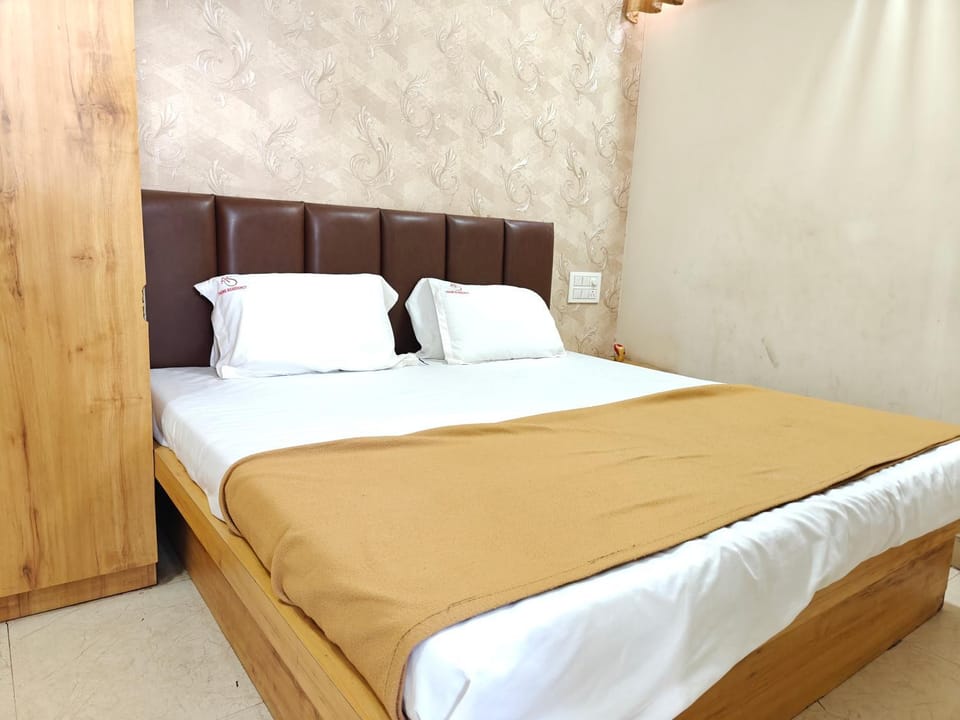 Bed, Photo of the whole room, Bedroom, wardrobe