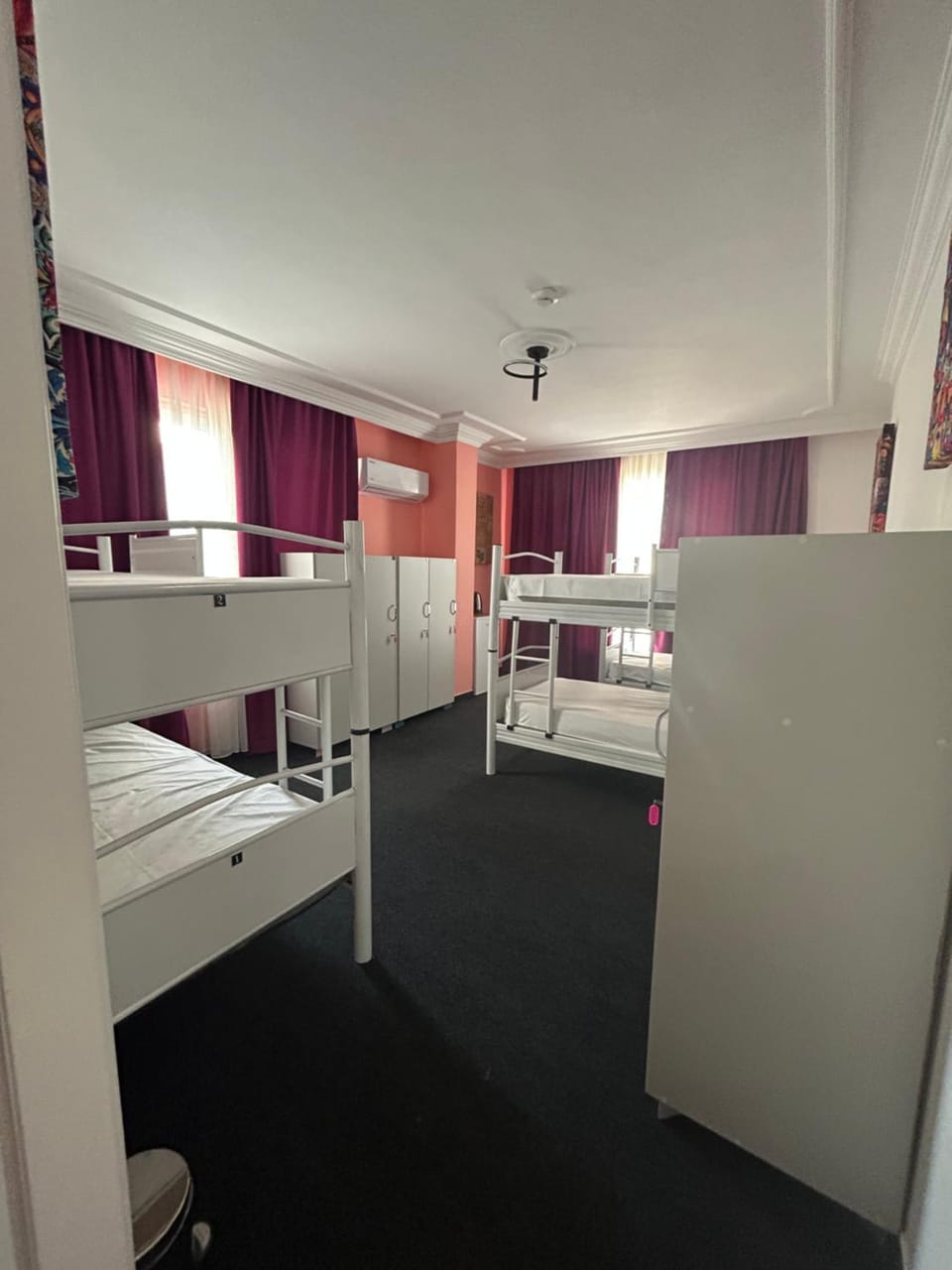 Bedroom, bunk bed