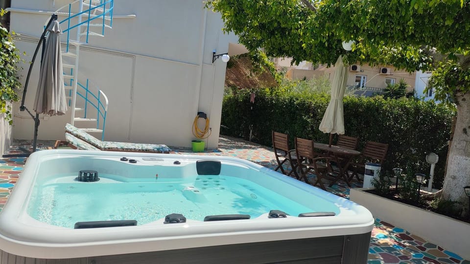 Day, Hot Tub, Hot Tub