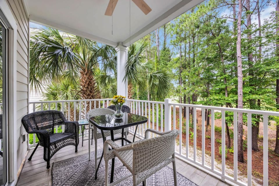 Pet Friendly w Huge Resort Pool Near Beach House in North Myrtle Beach