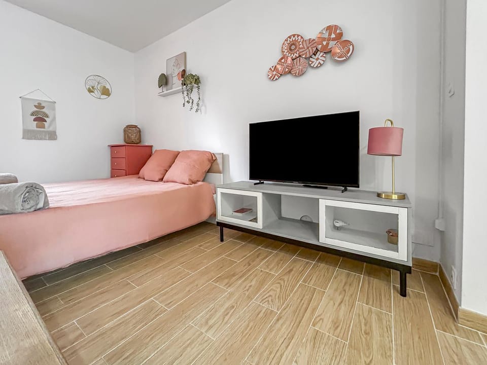 Bed, TV and multimedia