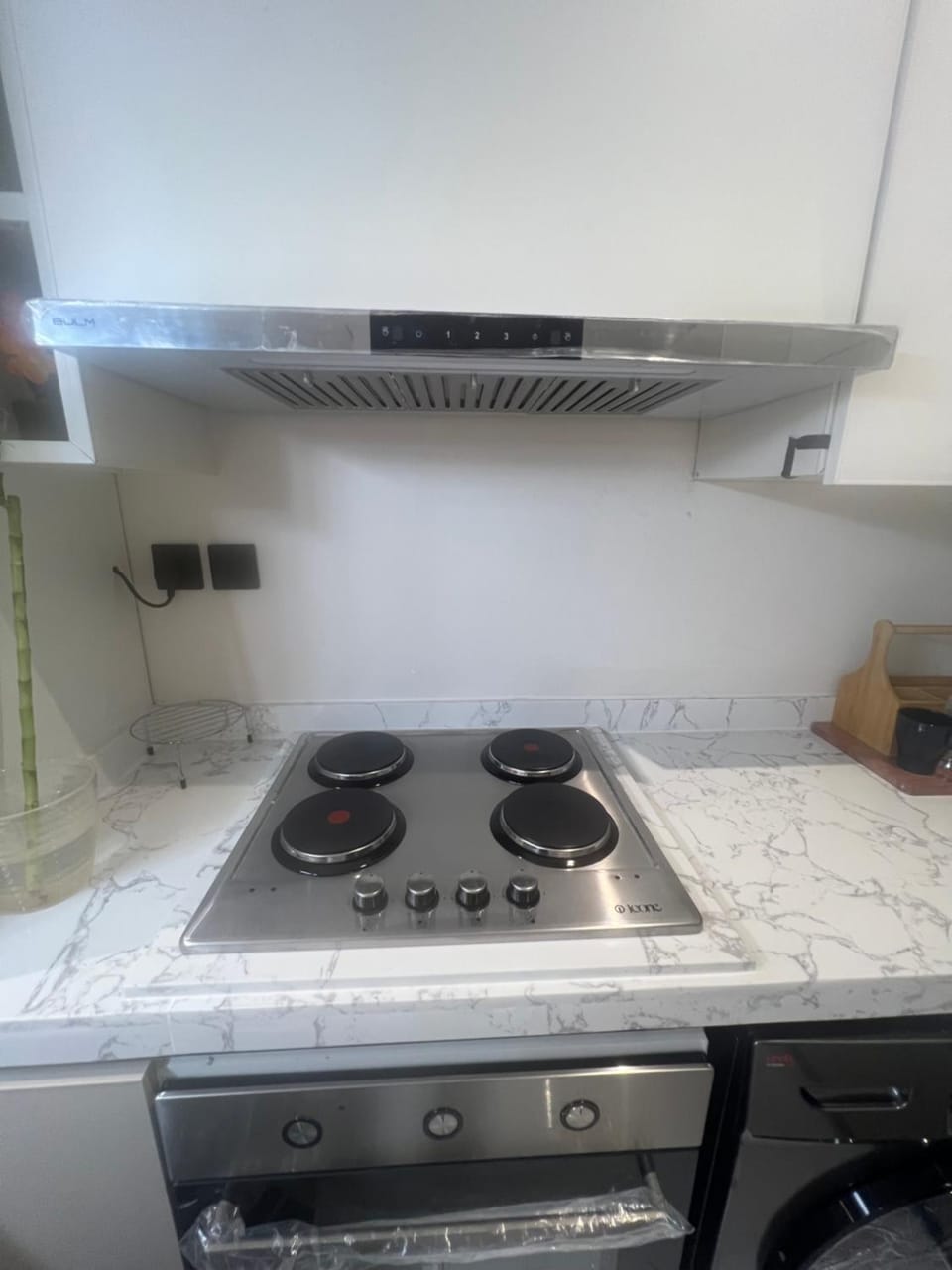 Kitchen or kitchenette, oven