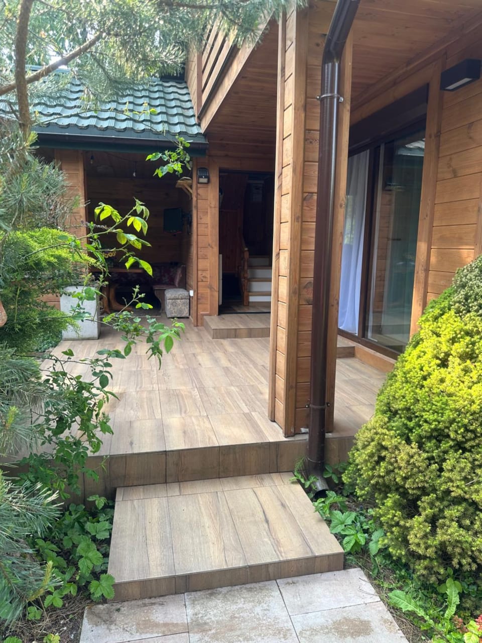 Property building, Day, Garden