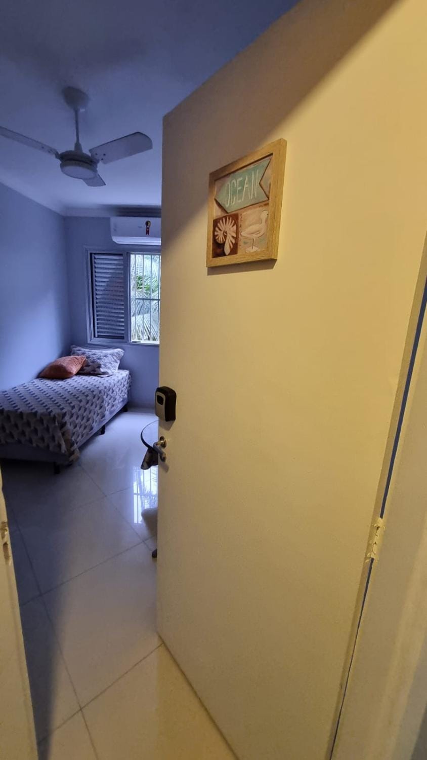 Apartamento completo para até 6 pessoal e reserva de vaga, com estilo na Praia Praia do Tombo&Astúrias Apartment in State of São Paulo