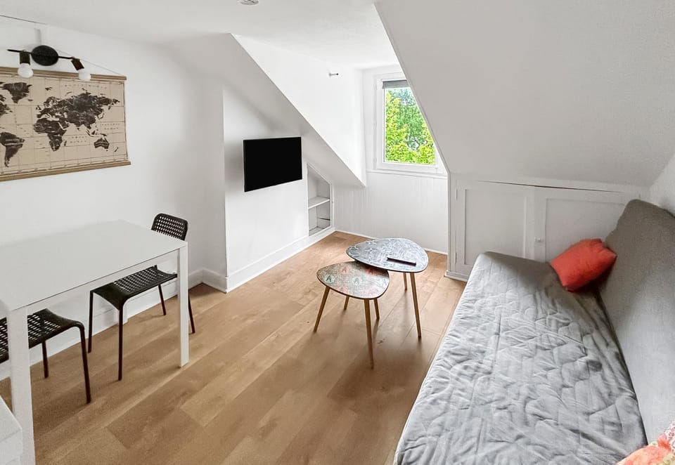 TV and multimedia, Living room, Dining area