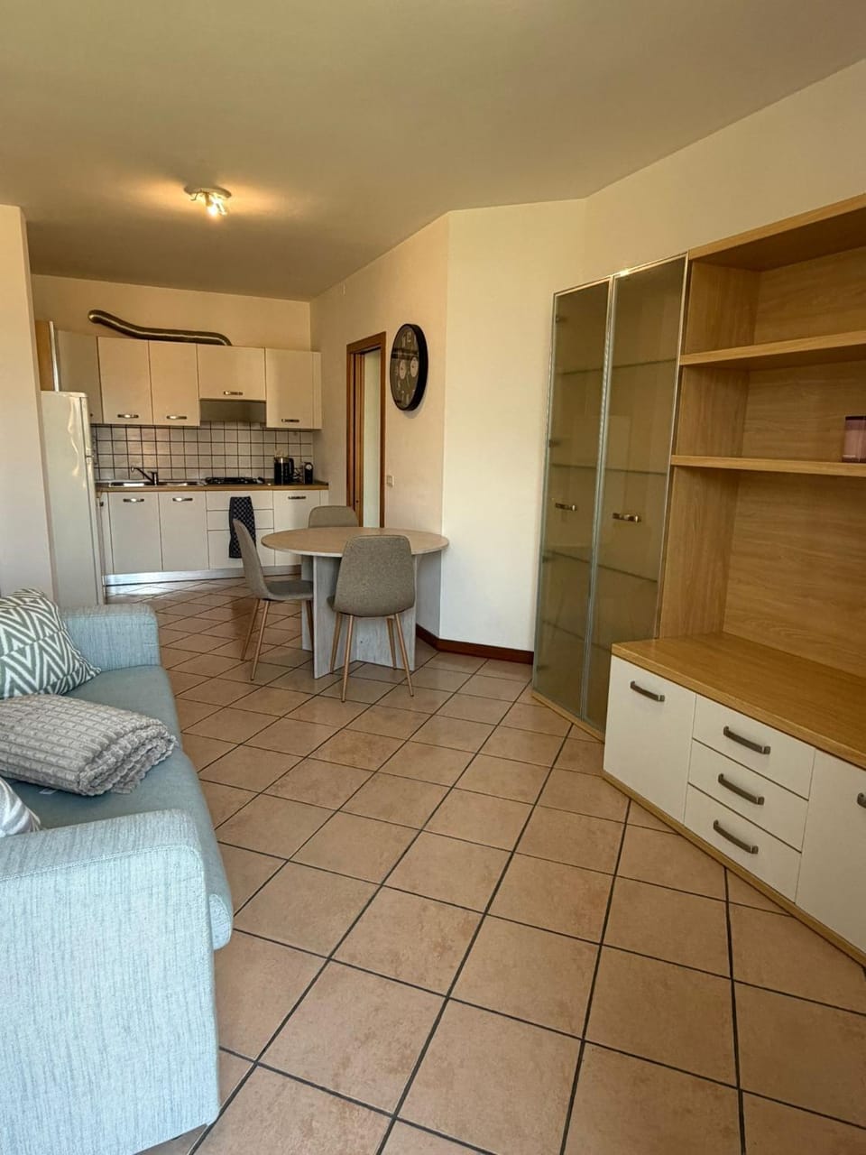 Kitchen or kitchenette, Living room, Dining area