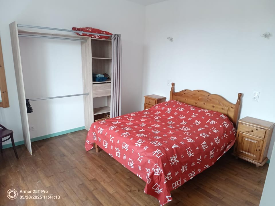 Appartement 35m2 a l'étage ,1 lit double Apartment in Nouvelle-Aquitaine