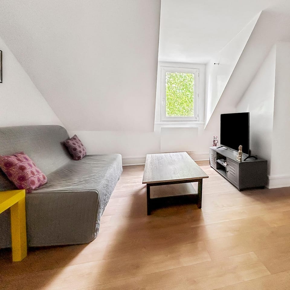 Communal lounge/ TV room, Living room