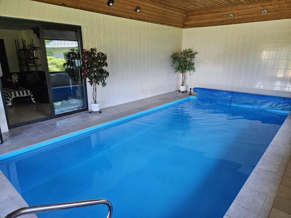 Ferienhaus Petzenblick - ganzjährig beheizter und privater Indoorpool House in Carinthia, Austria