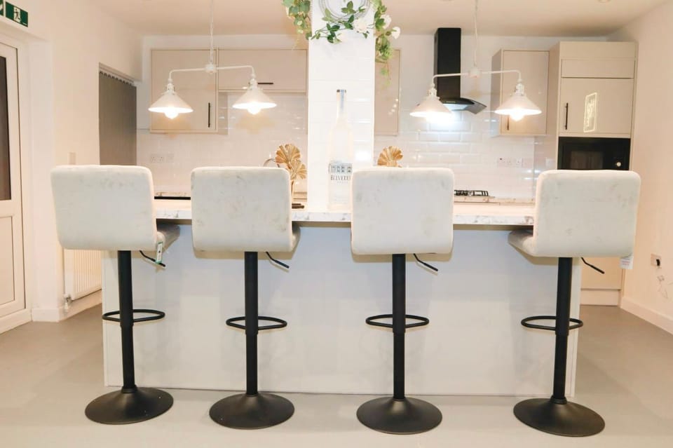 Kitchen or kitchenette, Dining area, pet friendly, stove