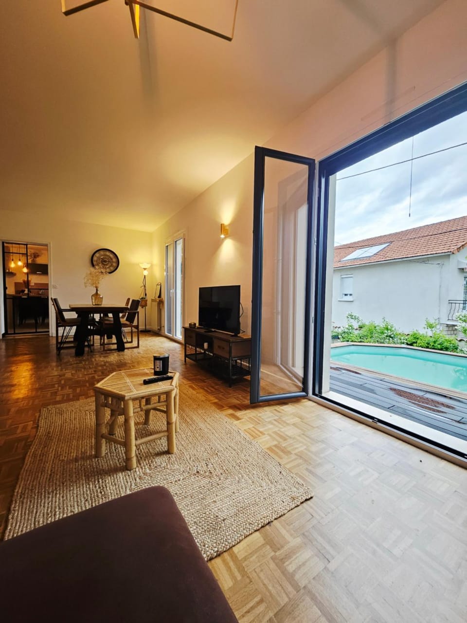 Living room, Pool view
