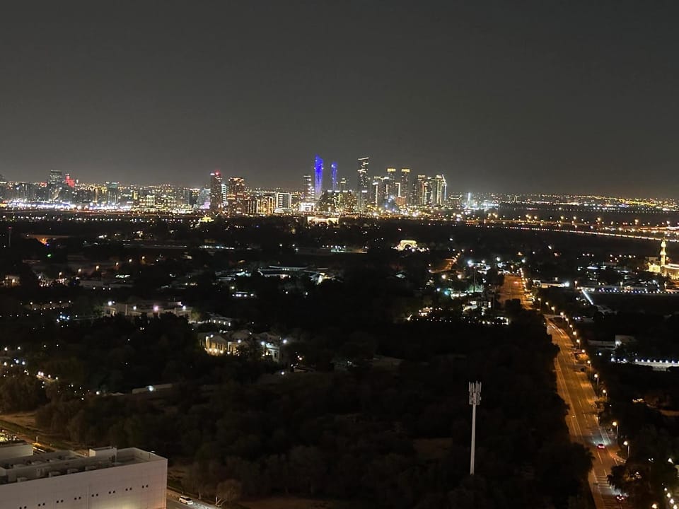 StayShort - Stylish DIFC Apartment Sleeps 4 with Pool & Gym Apartment in Dubai