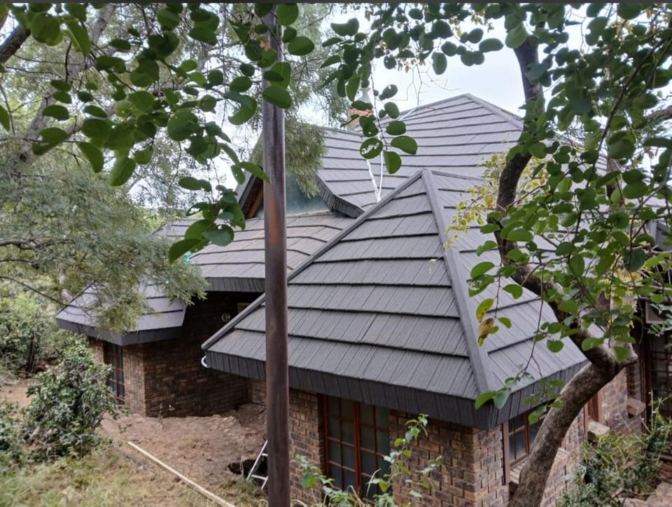 Mabalingwe Mistykie Lodge House in North West, South Africa