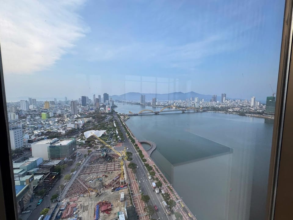 Căn hộ 5 sao bên sông Hàn,ngay phố đi bộ Bạch Đằng Apartment in Da Nang