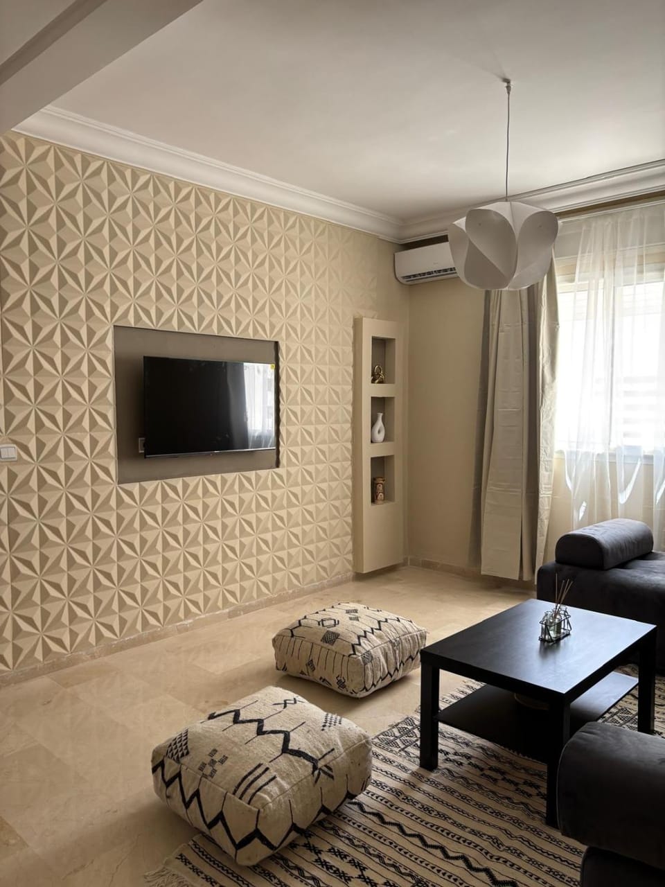 Communal lounge/ TV room, TV and multimedia, Living room, air conditioner