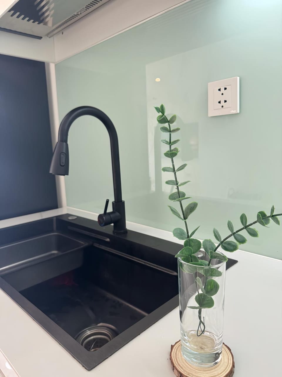 Căn hộ 2PN cách Vincom Mega Mall 50m Apartment in Ho Chi Minh City