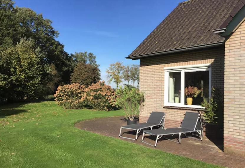 Property building, Day, Garden, Garden, Garden view