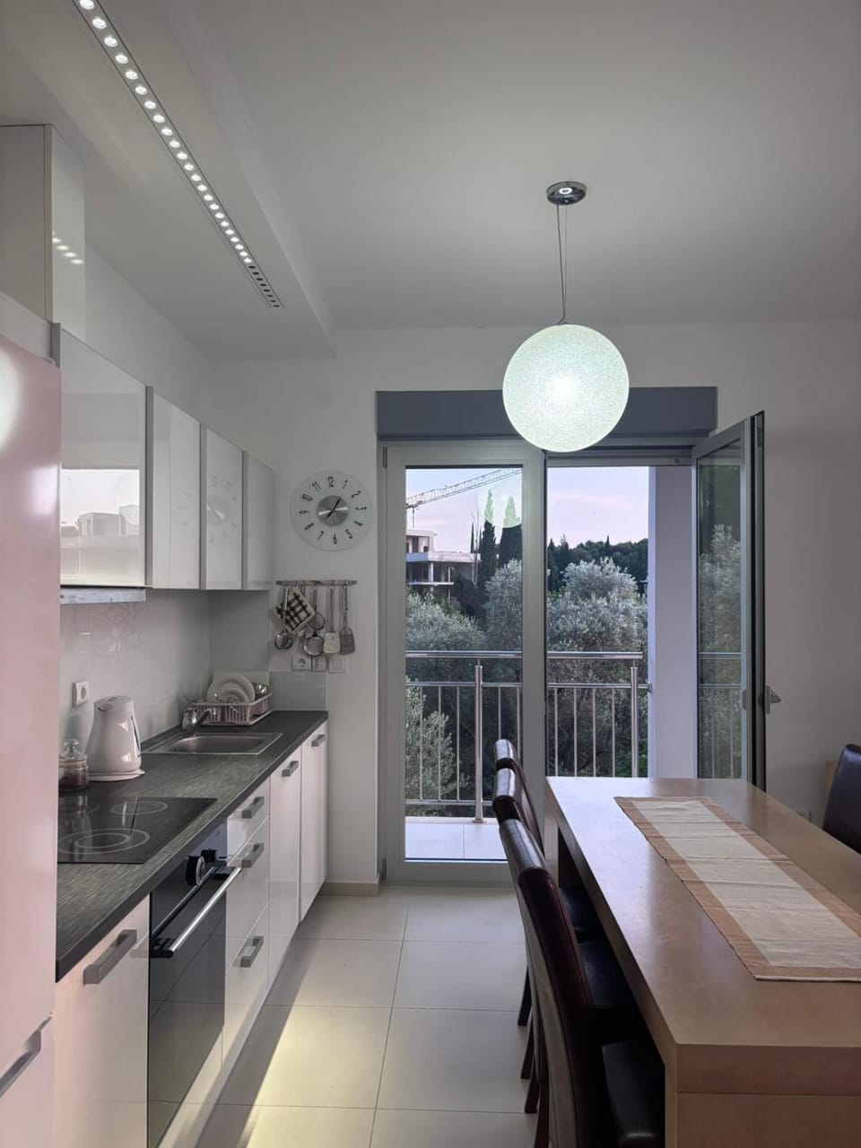 Kitchen or kitchenette, Dining area, dishwasher, stove