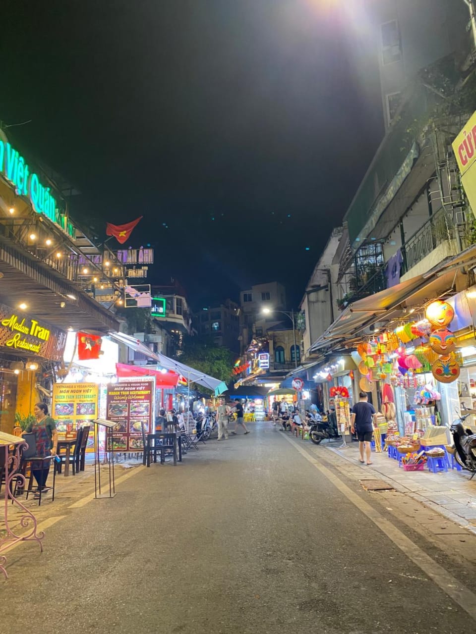 Night, Neighbourhood, Food and drinks, Location