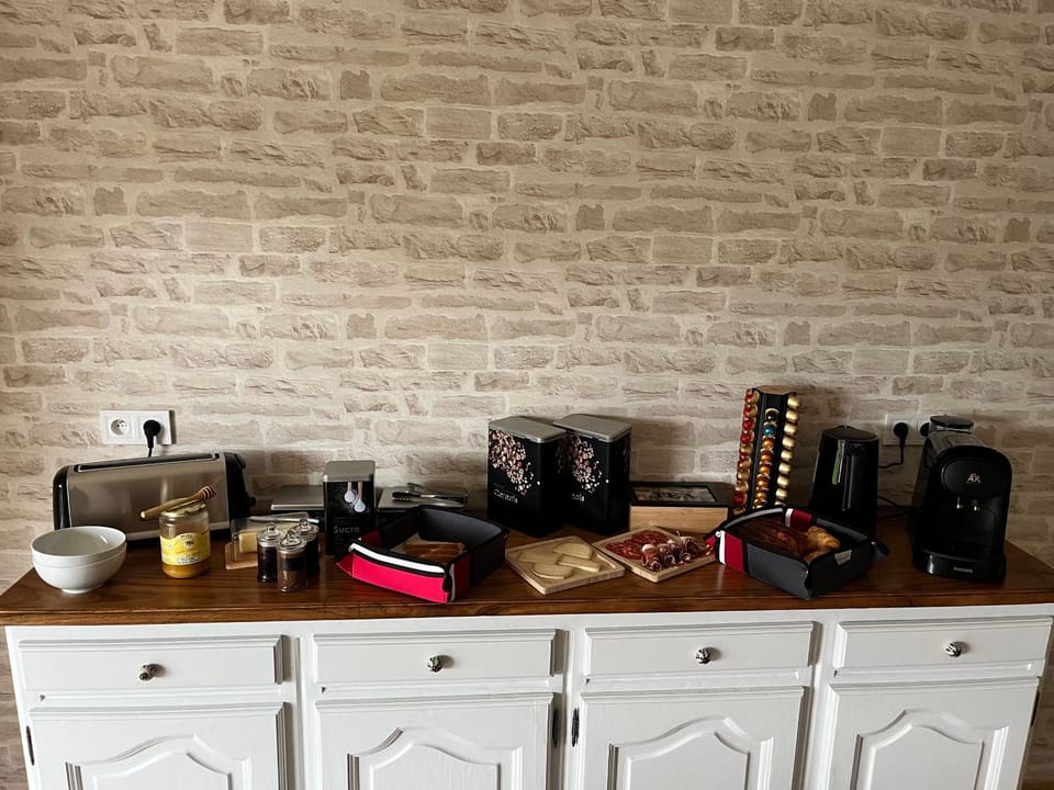 Food, toaster