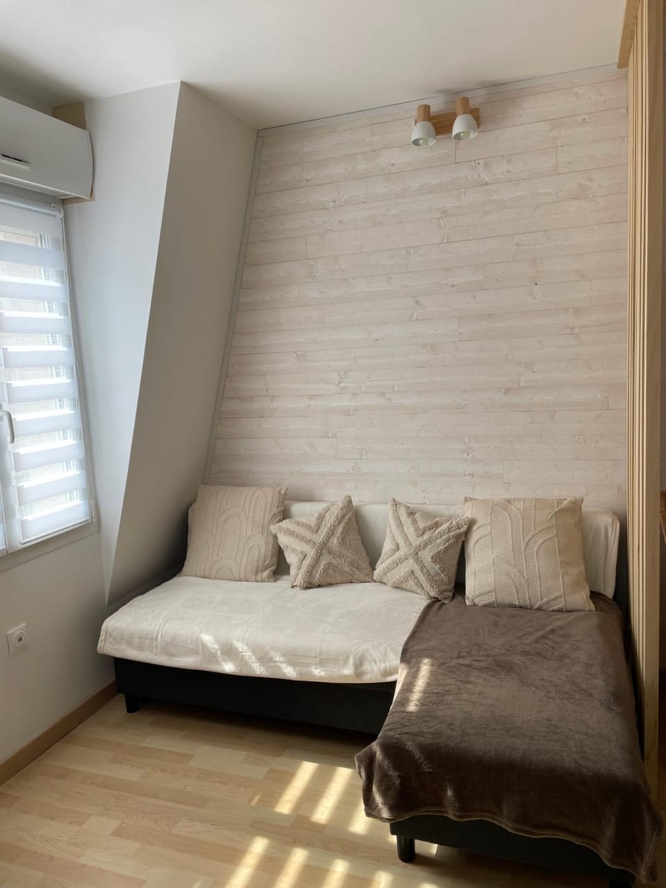 Bed, Living room, Seating area