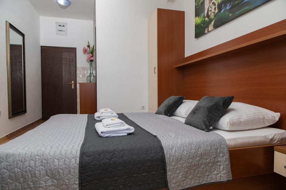 Bed, Photo of the whole room, Bedroom, towels, wardrobe