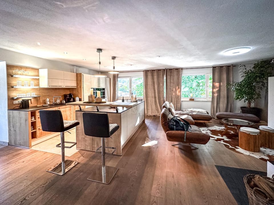 Kitchen or kitchenette, Living room, Seating area