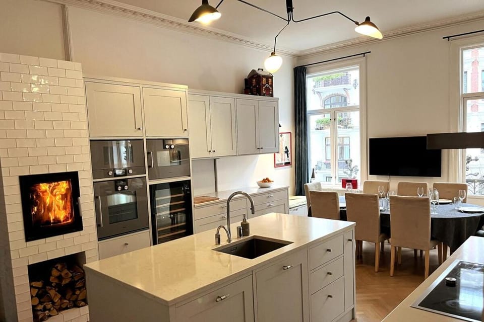 Frogner Central, pool table, 190 sqm, 2 bathrooms Apartment in Oslo