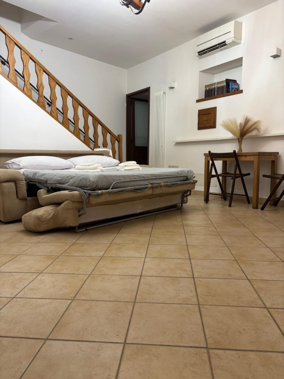 Photo of the whole room, Bedroom, air conditioner