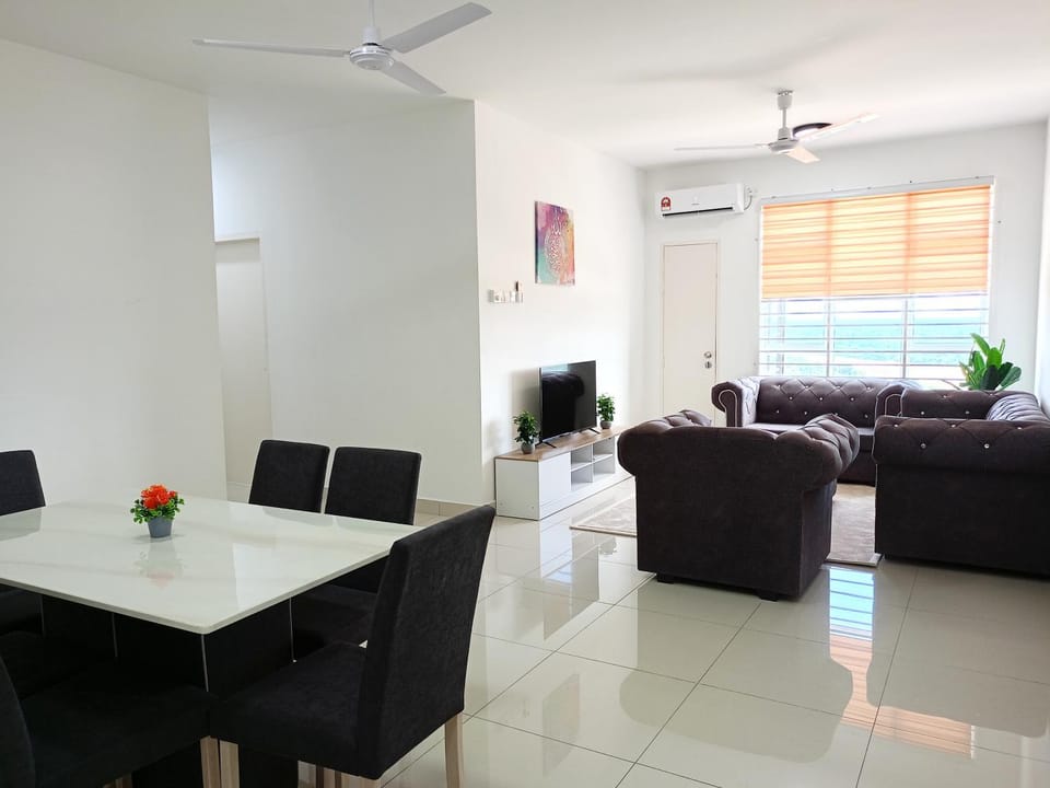 TV and multimedia, Living room, Dining area, air conditioner