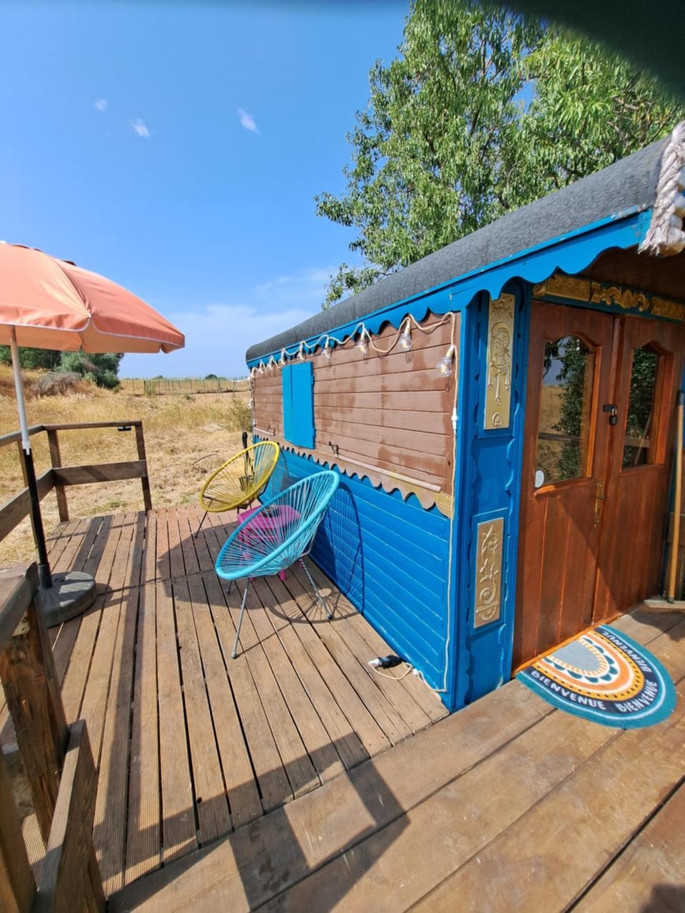 Tiny House Roulotte pleine campagne dans ferme biologique Campground/ 
RV Resort in Occitanie