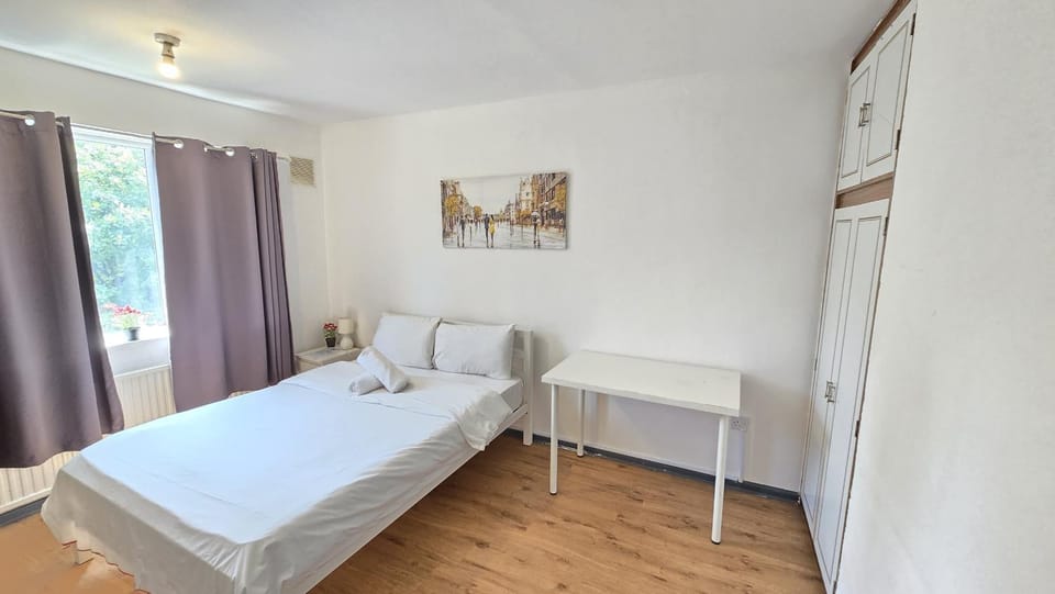Canary wharf cottage Bed and Breakfast in London